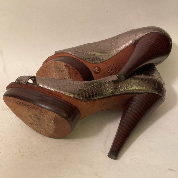 BCBG Max Azria Metallic Snakeskin Sz 6 open toe Platform Stiletto Pumps - Picture 4 of 5